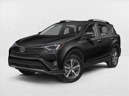Used 2018 Toyota RAV4 XLE FWD image 1