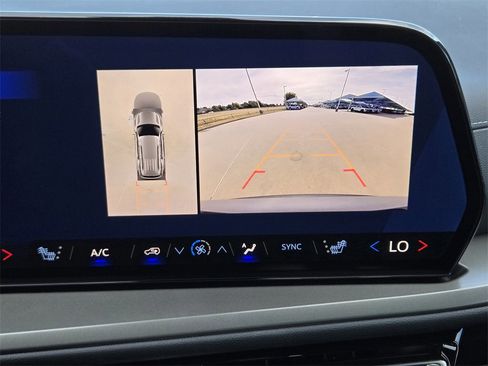 New 2026 Chevrolet Traverse LT w/ Sun and Wheel Package image 9