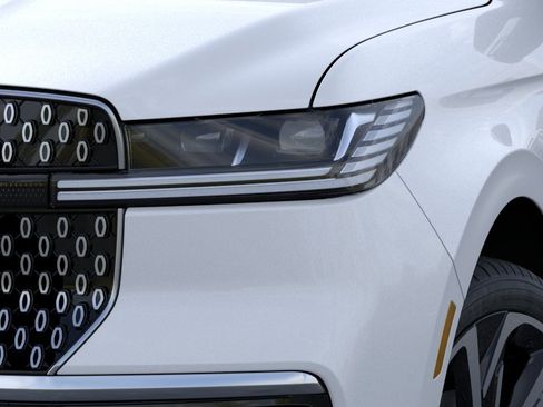 New 2026 Lincoln Navigator L Reserve AWD/4WD image 18