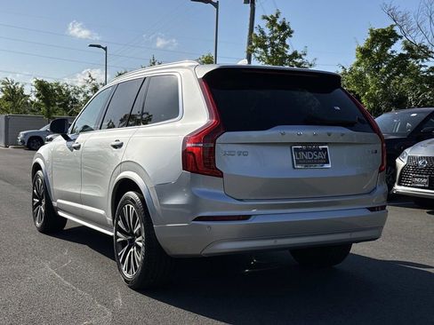 Used 2022 Volvo XC90 T6 Momentum w/ Climate Package AWD/4WD image 5