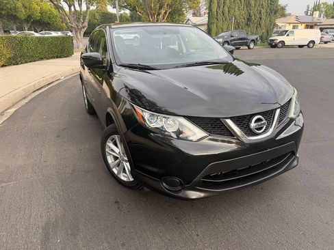 Used 2017 Nissan Rogue Sport S w/ S Appearance Package image 3