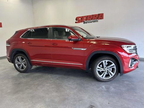 Used 2024 Volkswagen Atlas Cross Sport SEL R-Line AWD/4WD image 2