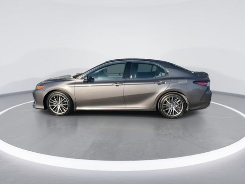 Used 2023 Toyota Camry XLE w/ Cold Weather Package image 6