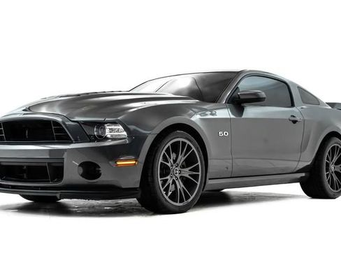 Used 2013 Ford Mustang GT image 9