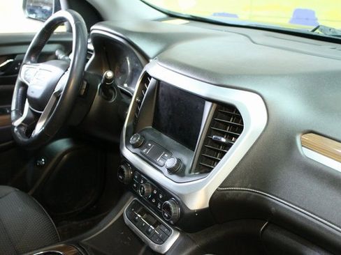 Used 2020 GMC Acadia SLE w/ GMC Pro Grade Package image 10