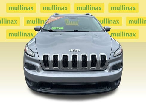 Used 2014 Jeep Cherokee Latitude w/ Trailer Tow Group AWD/4WD image 16