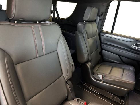 Used 2023 Chevrolet Suburban RST w/ Luxury Package AWD/4WD image 18