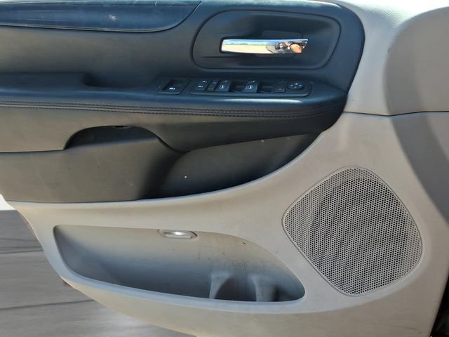 Used 2016 Dodge Grand Caravan SXT FWD image 12