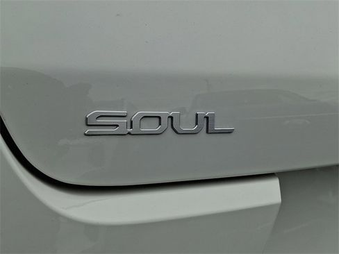 Used 2025 Kia Soul S image 30