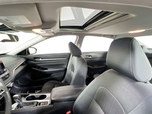 Used 2021 Nissan Altima 2.5 SV w/ SV Premium Package image 21