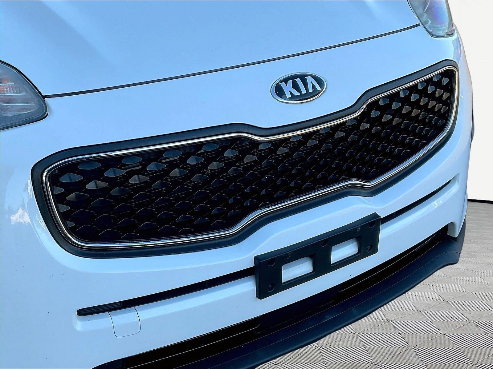 Used 2018 Kia Sportage LX w/ LX Technology Package FWD image 32