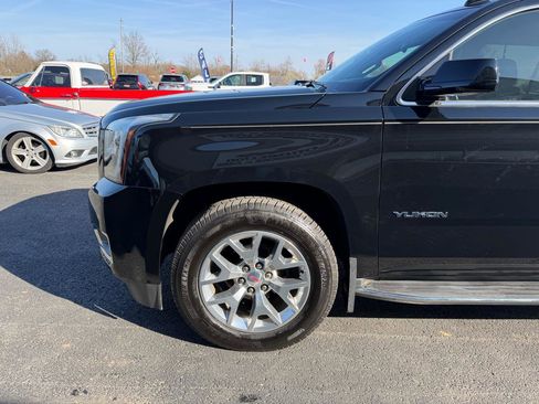 Used 2019 GMC Yukon SLE w/ SLE Value Package image 12