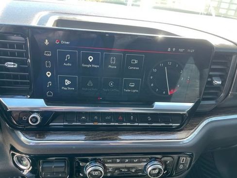 Used 2025 GMC Sierra 1500 Elevation w/ X31 Off-Road Package AWD/4WD image 9