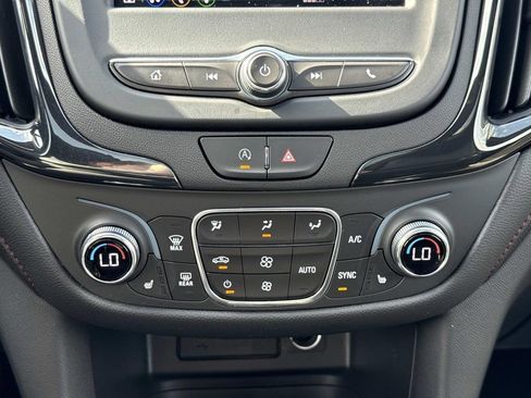 Used 2023 Chevrolet Equinox RS AWD/4WD image 6