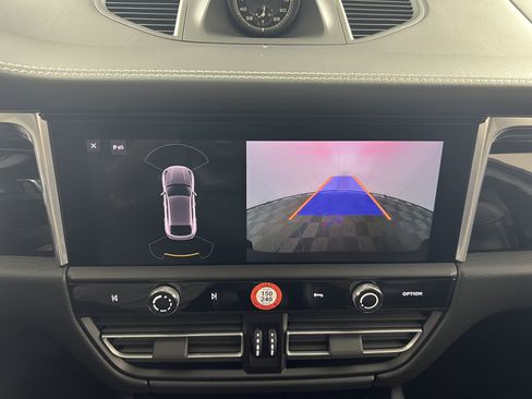 Certified 2026 Porsche Macan S AWD/4WD image 24