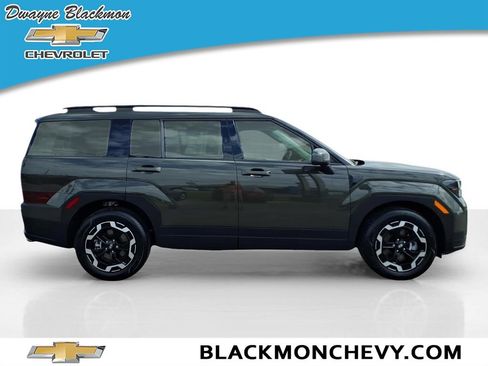 Used 2025 Hyundai Santa Fe SEL image 2