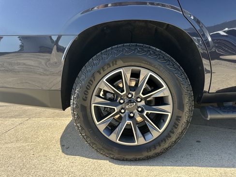 Certified 2024 Chevrolet Tahoe Z71 w/ Luxury Package AWD/4WD image 19
