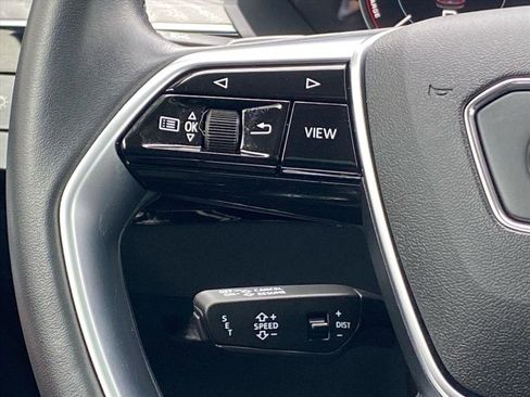 Used 2024 Audi Q8 e-tron Premium Plus w/ Premium Plus Package image 8