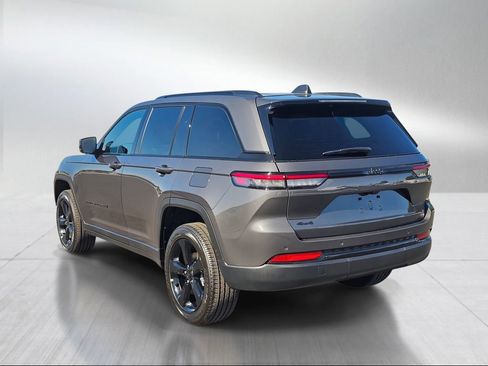 New 2025 Jeep Grand Cherokee Altitude AWD/4WD image 4