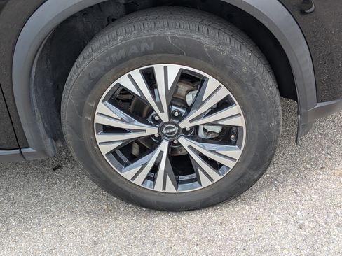 Used 2023 Nissan Rogue SV AWD/4WD image 11