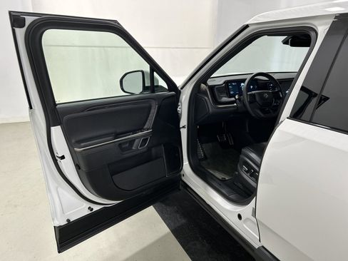 Used 2023 Rivian R1T Adventure AWD/4WD image 16