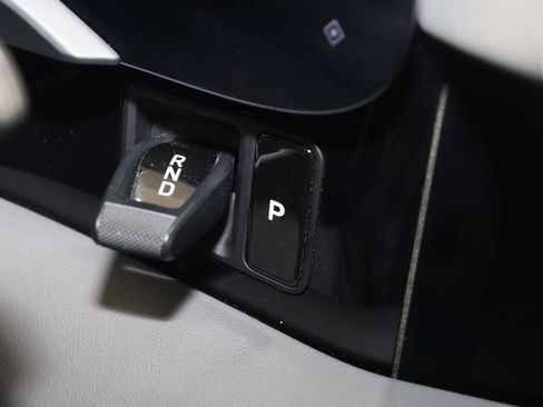 Used 2020 Porsche Taycan 4S image 7