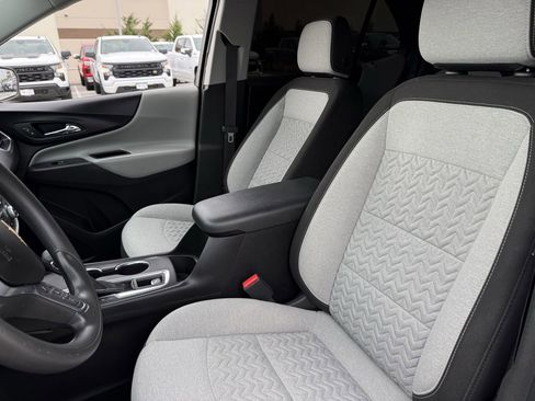 Used 2022 Chevrolet Equinox LS w/ LS Convenience Package FWD image 21