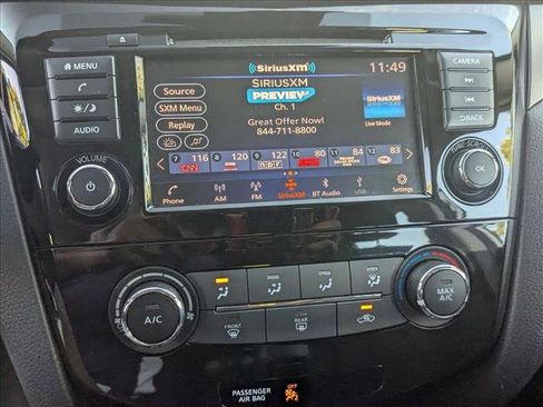 Used 2020 Nissan Rogue Sport S image 11