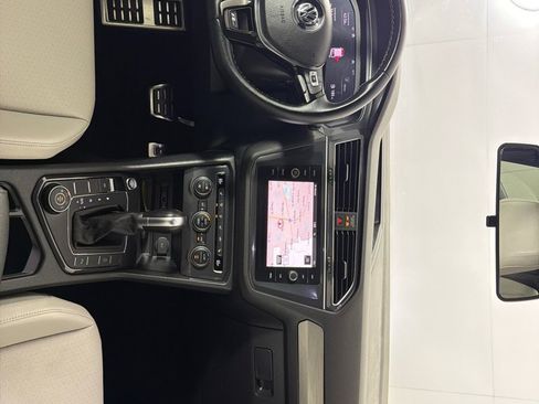 Used 2019 Volkswagen Tiguan SEL Premium R-Line AWD/4WD image 28