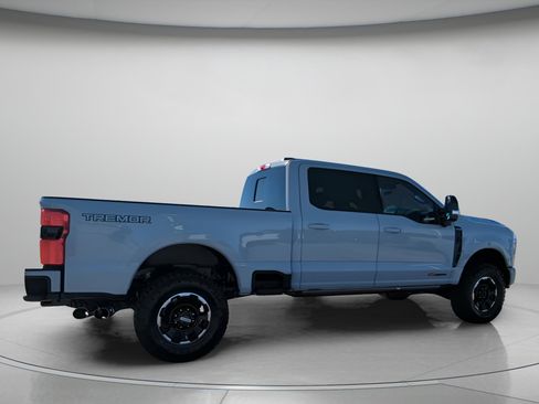 New 2026 Ford F250 Platinum w/ Tremor Off-Road Package image 32