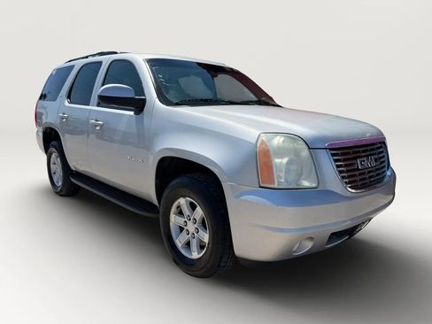 Used 2011 GMC Yukon SLT AWD/4WD image 2