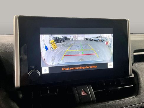 Used 2025 Toyota RAV4 LE AWD/4WD image 27