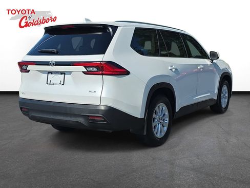 Used 2024 Toyota Grand Highlander FWD image 5