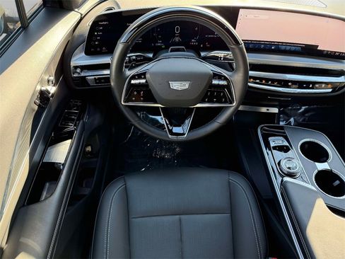 Used 2024 Cadillac Lyriq Luxury w/ LPO, Floor Liner Package image 4