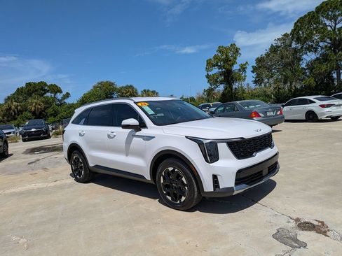 Certified 2026 Kia Sorento S FWD image 2
