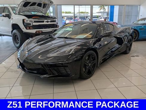 Used 2025 Chevrolet Corvette Stingray Premium Cpe w/ Z51 Performance Package RWD image 2