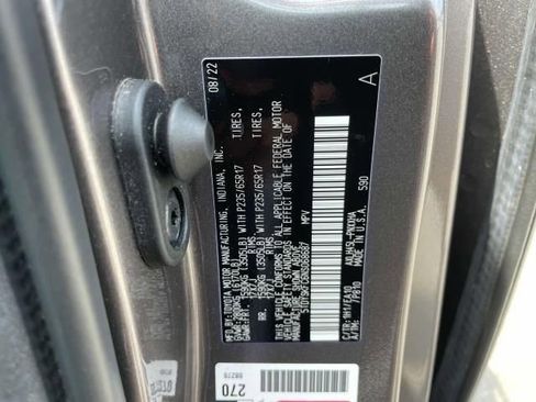 Used 2022 Toyota Sienna XLE image 10