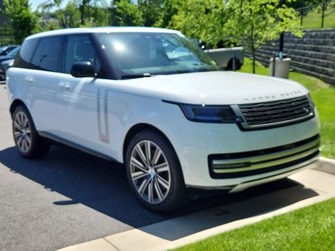 New 2025 Land Rover Range Rover Autobiography image 11