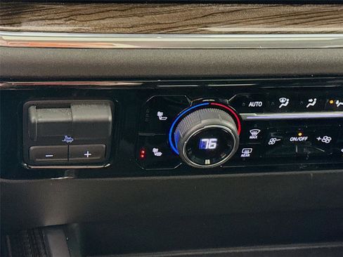 Used 2023 Chevrolet Silverado 1500 RST image 14