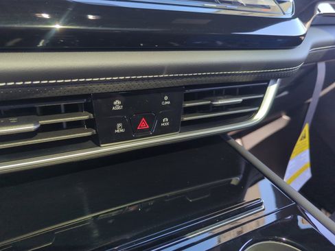 New 2026 Volkswagen Atlas Cross Sport SE AWD/4WD image 12