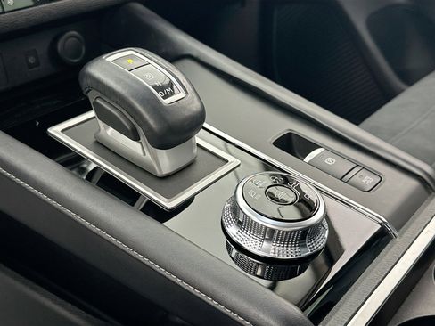 Used 2022 Mitsubishi Outlander SE image 17