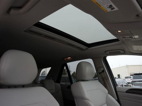 Used 2015 Mercedes-Benz ML 350 2WD image 21