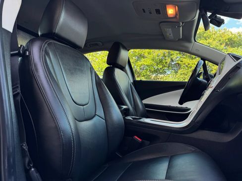 Used 2015 Chevrolet Volt Premium w/ Premium Trim Package FWD image 26