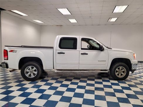 Used 2013 GMC Sierra 1500 SLE w/ Power Tech Package image 8
