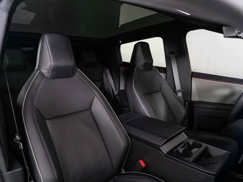 Used 2025 Tesla Cybertruck AWD Crew Cab image 26