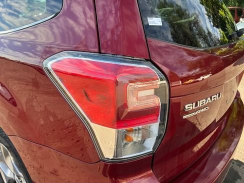 Used 2018 Subaru Forester 2.5i Touring AWD/4WD image 11
