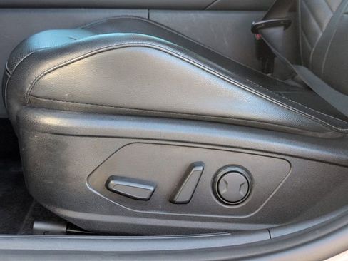 Used 2022 Hyundai Elantra Limited w/ Cargo Package image 14