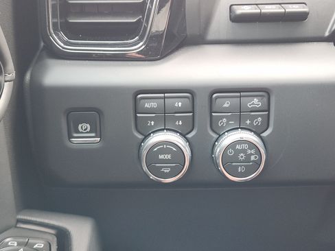 Used 2026 GMC Sierra 1500 AT4X AWD/4WD image 5