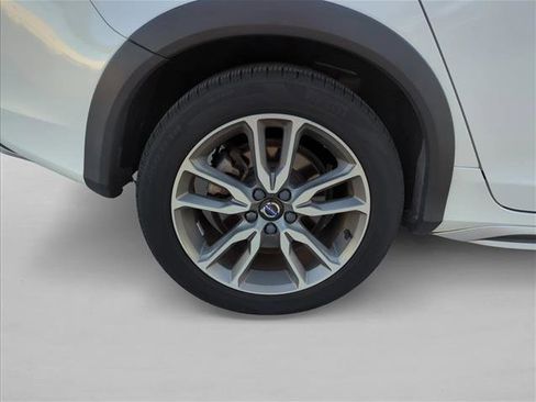Used 2018 Volvo V60 T5 Cross Country w/ Convenience Package image 27