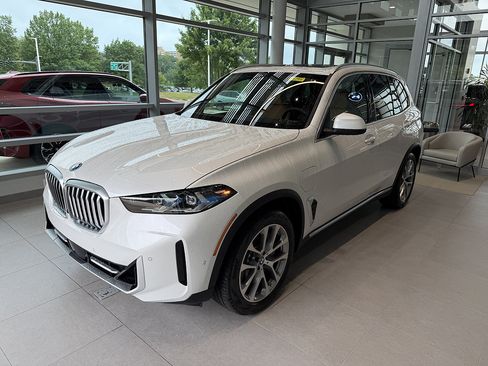 New 2026 BMW X5 xDrive50e AWD/4WD image 3